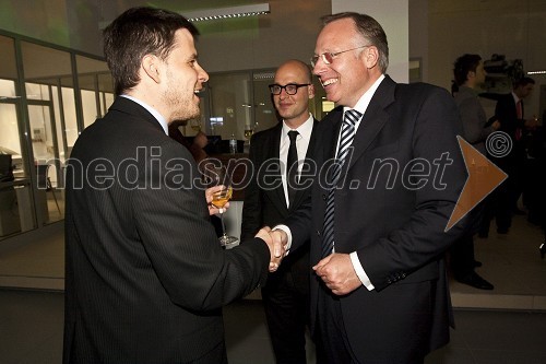 Jože Šolar, predsednik uprave A-Cosmos d.d., Miha Ažman, direktor BMW Group Slovenija in Mark Heinrich, predsednik regije BMW Group Centralna in Vzhodna Evropa