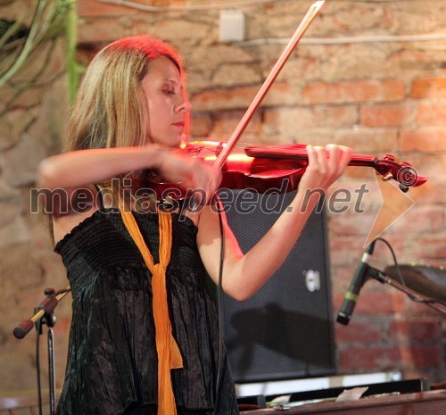 Vesna Čobal (violina), Občutek za veter