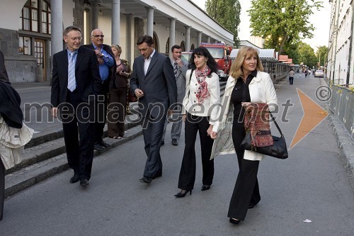 Janez Potočnik, evropski komisar za znanost in raziskave, Borut Pahor, predsednik Vlade RS z življenjsko sopotnico Tanjo in Jadranka Dakić, podžupanja Ljubljane