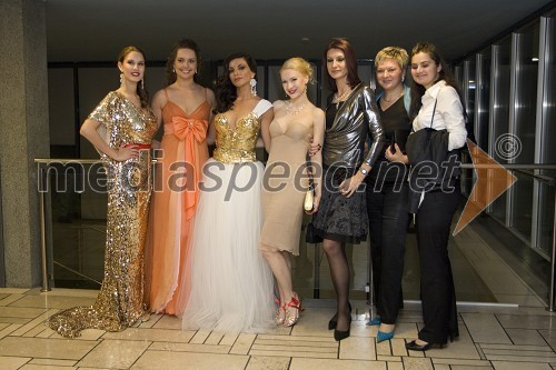 Anamarija Avbelj, Miss Universe Slovenije 2008, Tadeja Ternar, Miss Slovenije 2007, Dalila Dragojevič, Miss Universe Slovenije 2005, Maja Ferme, modna kreatorka, Tamara Busar, vodja marketinga pri Lisci d.d., Meri Kelemina, Lisca d.d. in ...