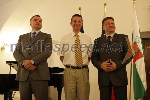 Andrej Kocič, predsednik uprave Zavarovalnice Triglav, Rajmond Debevec, strelec z malokalibrsko puško in Zoran Jankovič, župan Ljubljane