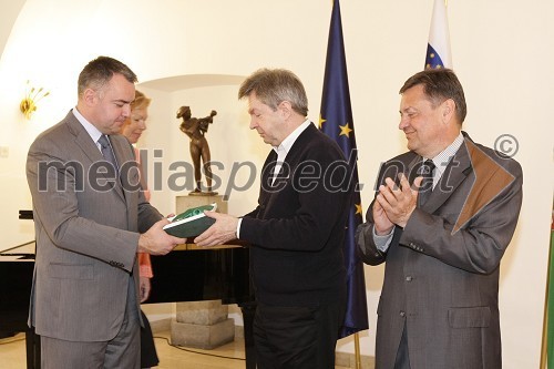 Andrej Kocič, predsednik uprave Zavarovalnice Triglav, Dušan Kecman, sopredsednik Rokometnega kluba Olimpija in Zoran Jankovič, župan Ljubljane