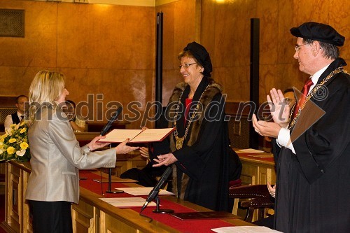 Prof. dr. Mirjam Škrk, Pravna fakulteta Univerze v Ljubljani, prof. dr. Andreja Kocijančič, rektorica Univerze v Ljubljani in prof. dr. prof. dr. Rajko Pirnat, dekan Pravne fakultete Univerze v Ljubljani