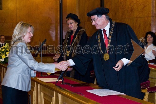 Prof. dr. Mirjam Škrk, Pravna fakulteta Univerze v Ljubljani, prof. dr. Andreja Kocijančič, rektorica Univerze v Ljubljani in prof. dr. prof. dr. Rajko Pirnat, dekan Pravne fakultete Univerze v Ljubljani