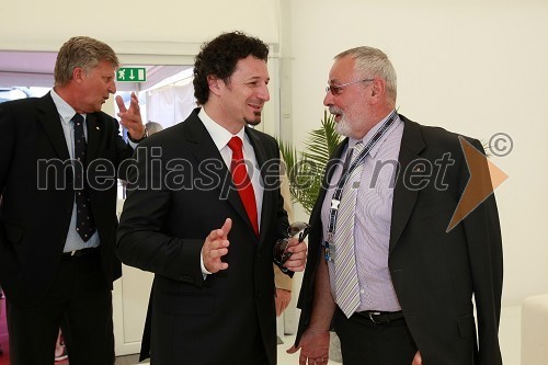 Dr. Patrick Vlačič, minister za promet in Viktor Topolšek, direktor Porsche Koper