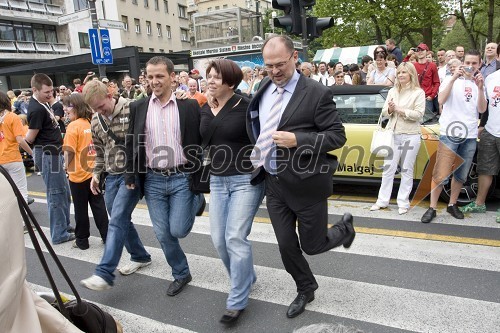 ..., Darko Krajnc, predsednik Stranke mladih Slovenije, ... in Jelko Kacin, politik