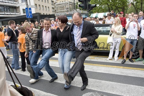 ..., Darko Krajnc, predsednik Stranke mladih Slovenije, ... in Jelko Kacin, politik