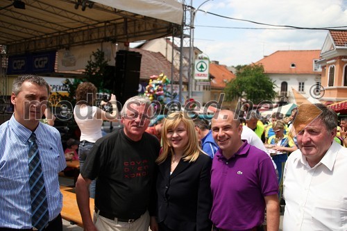 Jože Nemanič, Občina Metlika, Drago Bulc, novinar in predsednik društva turističnih in potovalnih novinarjev Slovenije, Renata Brunskole, županja občine Metlika, Marjan Hribar, direktor Direktorata za turizem pri Ministrstvu za gospodarstvo in Anton Černič, podžupan Občine Metlika