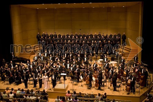 Carmina Burana, priklon