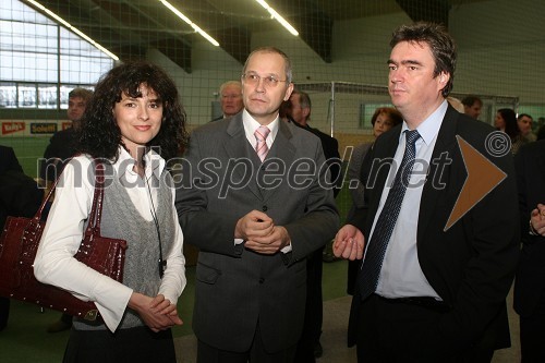 Nataša Matijevič, predstavnica za odnose z javnostmi Obrtne Zbortnice Maribor in nekdanja Miss Slovenije, Boris Sovič, mariborski župan v letih 1998-2006 in dr. Milan Zver, minister za šolstvo in šport