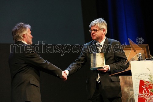 Prof. dr. Samo Bobek, dekan Ekonomsko-poslovne fakultete Univerze v Mariboru in Samo Hribar Milič, generalni direktor Gospodarske zbornice Slovenije (GZS)