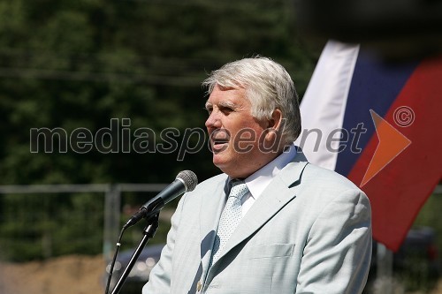 Prim. prof. dr. Erih Tetičkovič, predsednik Društva za varstvo in proti mučenju živali Maribor