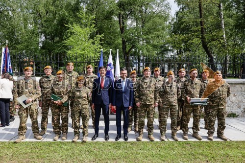 V Parku slovenske himne poklon Slovenski vojski