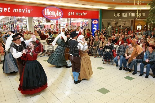 Folklorno društvo Lovrenc na Pohorju