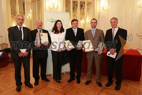 Mag. Franc Hočevar, svetovalec predsednika republike za socialno in zdravstveno varstvo ter humanitarna vprašanja, Rajko Dolinšek, direktor podjetja Informa Echo d.o.o., Anita Hrast, direktorica Inštituta za razvoj družbene odgovornosti (IRDO) in koordinatorica projekta, mag. Danijel Zupančič, namestnik direktorice za tehnično področje v podjetju Trimo d.d., Gregor Franič, vodja trženja v podjetju ATech elektronika d.o.o. in ddr. Matjaž Mulej, zasl. prof., predsednik Programskega odbora konference in predsednik Strokovnega sveta inštituta za razvoj družbene odgovornosti (IRDO)