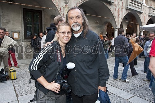 Darja Štravs Tisu, moderatorka Radia 1, pevka in fotografinja ter Dragan Bulič, glasbeni urednik Radia Slovenija