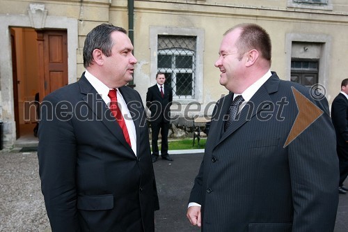 Drago Pišek, predsednik uprave Poštne Banke Slovenije (PBS) in Aleš Hauc, generalni direktor Pošte Slovenije