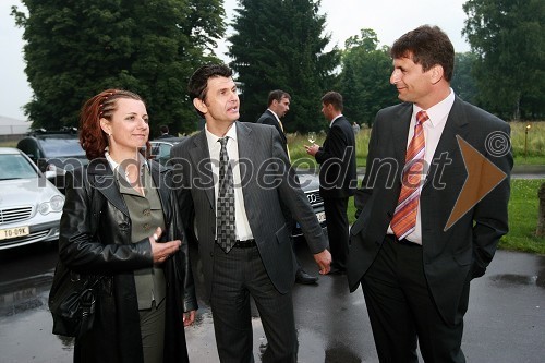 Sabina Podkrižnik, direktorica sektorja za trženje Pošte Slovenije, Valter Furlanič, direktor PE Koper Pošte Slovenije in Cveto Sršen, direktor PE Novo mesto Pošte Slovenije