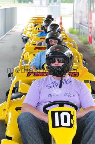 Gokart dirka med župani in ekipami občin Krško, Brežice, Sevnica, Škocjan in PUM (Posavska unija mladih)