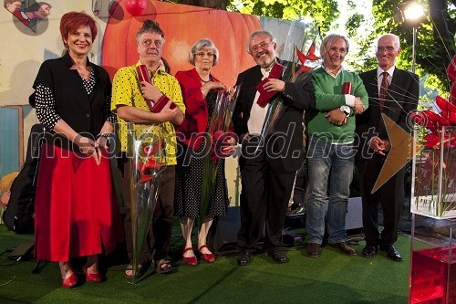 Majda Širca, ministrica za kulturo, Andrej Rozman Roza, pisatelj, igralec ter prejemnik Levstikove nagrade za izvirno leposlovno besedilo, Polonca Kovač, pisateljica ter prejemnica Levstikove nagrade za življenjsko delo, Matjaž Schmidt, ilistrator ter prejemnik Levstikove nagrade za življenjsko delo, Svjetan Junaković, akademski slikar ter prejemnik Levstikove nagrade za izvirne ilustracije in Milan Matos, predsednik uprave Mladinska knjiga Založba (MKZ)