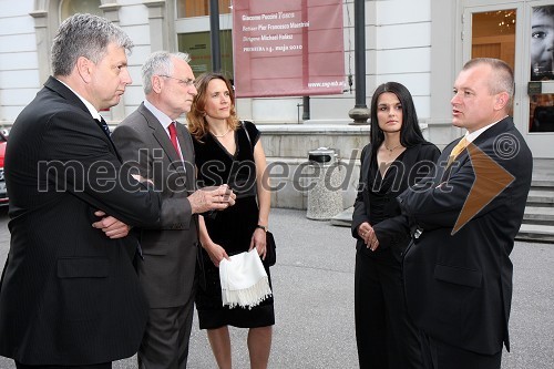 Andrej Verlič, podžupan Maribora, Ivo Vajgl, poslanec, njegova soproga Mojca Zlobko Vajgl, harfistka in Franc Kangler, župan Maribora ter njegova soproga Tanja