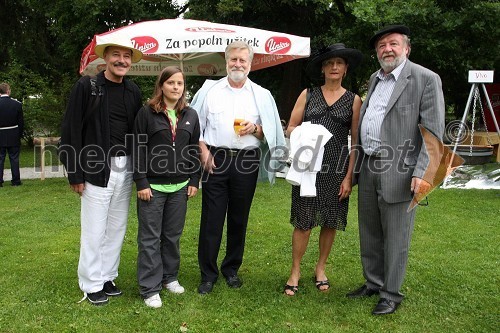 Rok Lasan, nekdanji maneken, ..., Andrej Lesjak, svetovalec direktorja podjetja Delo revije d.d., Barnarda Lasan, soproga Roka Lasana in Tone Smolnikar, župan občine Kamnik