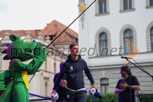 Sprejem naših nogometašev na Kongresnem trgu