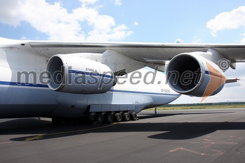 Letalo Antonov 124-100