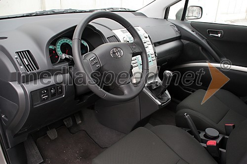 Toyota Corolla Verso 2.2 D-4D