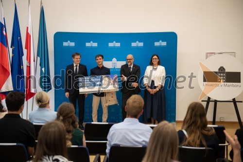 Najboljši študent Univerze v Mariboru je Rene Gril Rogina