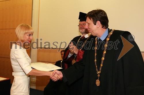 Dr. Rebeka Lukman, Fakulteta za kemijo in kemijsko tehnologijo Univerze v Mariboru, prof. dr. Ivan Rozman, rektor Univerze v Mariboru in prof. dr. Željko Knez, Fakulteta za kemijo in kemijsko tehnologijo Univerze v Mariboru  	 
