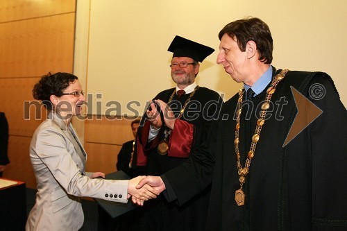 Dr. Irena Pulko, Fakulteta za kemijo in kemijsko tehnologijo Univerze v Mariboru, prof. dr. Ivan Rozman, rektor Univerze v Mariboru in prof. dr. Željko Knez, Fakulteta za kemijo in kemijsko tehnologijo Univerze v Mariboru