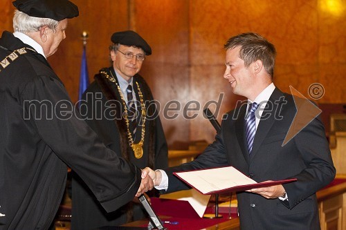 Dr. Bojan Majes, dekan Fakultete za gradbeništvo in geodezijo, prof. dr. Peter Maček, prorektor Univerze v Ljubljani in dr. Gregor Trtnik, Fakulteta za gradbeništvo in geodezijo Univerze v Ljubljani