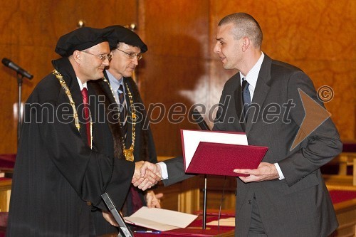 Akad. prof. dr. Franc Forstnerič, prof. dr. Peter Maček, prorektor Univerze v Ljubljani in dr. Luka Snoj, Fakulteta za matematiko in fiziko Univerze v Ljubljani