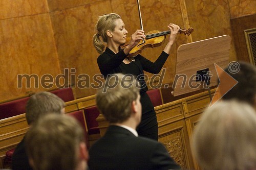 Maja Savnik, violinistka