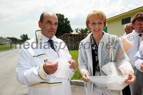 Roman Glaser, generalni direktor Perutnine Ptuj in dr. Vida Čadonič - Špelič, generalna direktorica Veterinarske uprave RS in