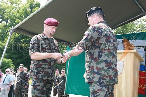 Podpolkovnik Igor Cebek, poveljnik 74. motoriziranega bataljona Slovenske vojske in brigadir Alan Geder, poveljnik sil Slovenske vojske