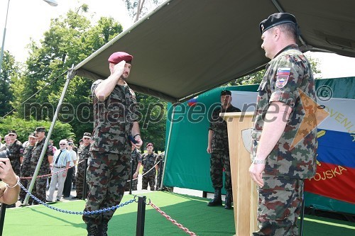 Podpolkovnik Igor Cebek, poveljnik 74. motoriziranega bataljona Slovenske vojske in brigadir Alan Geder, poveljnik sil Slovenske vojske