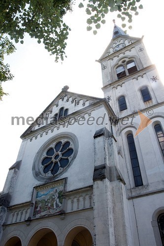 Cerkev Srca Jezusovega, Drežnica nad Kobaridom