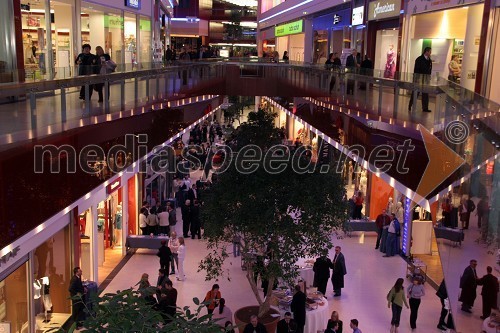 Pogled na notranjost nakupovalnega centra Citycenter Celje