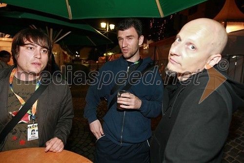 Matija Stepišnik, novinar časnika Večer, Marko Pigac, fotograf in Bartolo Lampret, tiskovni predstavnik Policijske uprave Maribor