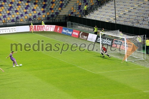 Gol Zorana Pavloviča, nogometaša NK Maribor