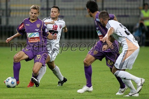 Nogometaši NK Maribor in NK Interblock