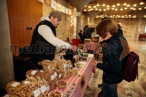 Kranjsko – tržnica lokalnih dobrot ob Tednu slovenske hrane