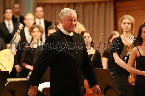 Rolf Beck, dirigent, ustanovitelj in umetniški vodja Orkestra in zbora glasbenega festivala Schleswig - Holstein  	 
	