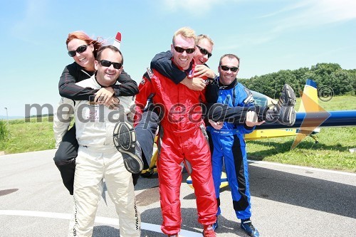 Peter Podlunšek, Kathel Boulanger, Sami Kontio, Martin Šonka in Adilson Kindleman, akrobatski piloti