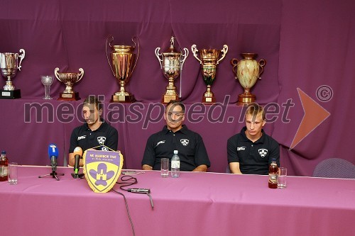 Dejan Jurkič, nogometaš NK Maribor, Darko Milanič, trener NK Maribor in Dejan Školnik, nogometaš NK Maribor