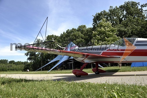 Peter Podlunšek, akrobatski pilot