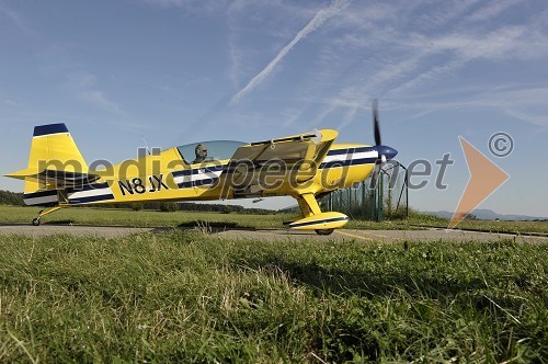 Adilson Kindleman, akrobatski pilot