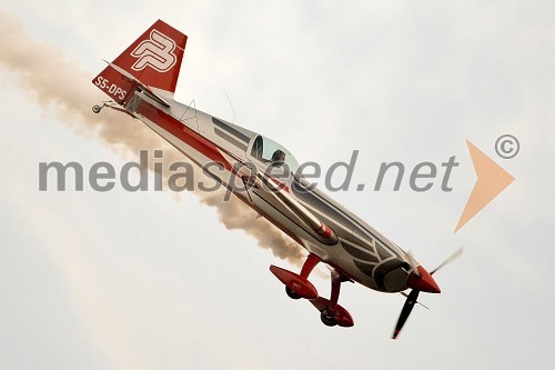 Peter Podlunšek, akrobatski pilot